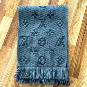 Louis Vuitton Logomania Scarf
